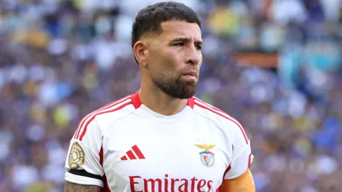Why is Nicolas Otamendi being whistled in Boca Juniors-Benfica at the FIFA Club World Cup 2025?