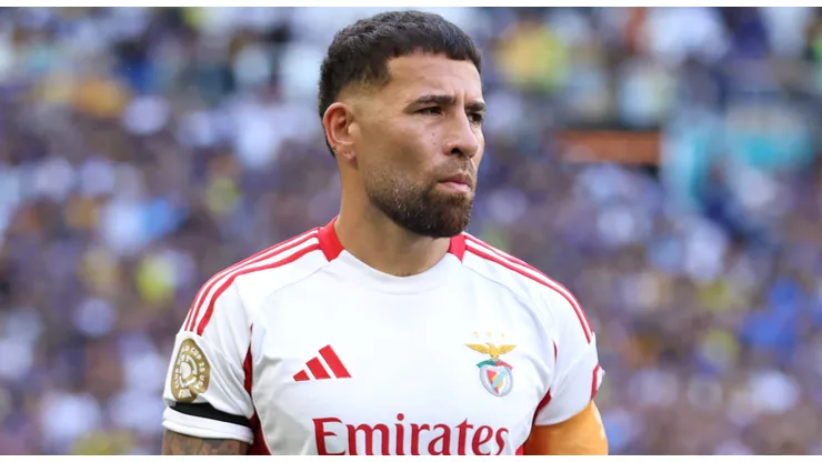 Why is Nicolas Otamendi being whistled in Boca Juniors-Benfica at the FIFA Club World Cup 2025?