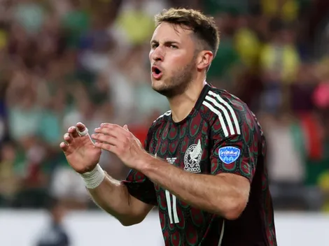 Why is Santiago Gimenez not starting today for Mexico vs Suriname at the 2025 Concacaf Gold Cup?