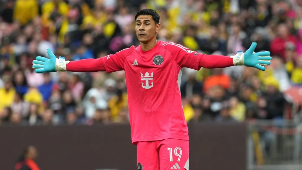 Oscar Ustari #19 of Inter Miami CF seen in action during the game against the Columbus Crew at Huntington Bank Field on April 19, 2025. (Source: Jason Mowry/Getty Images)