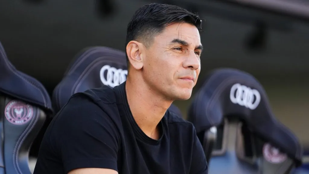 Óscar Ustari #19 of Inter Miami CF looks on prior to the MLS match between Inter Miami CF and FC Dallas at Chase Stadium on April 27, 2025. (Source: Rich Storry/Getty Images)