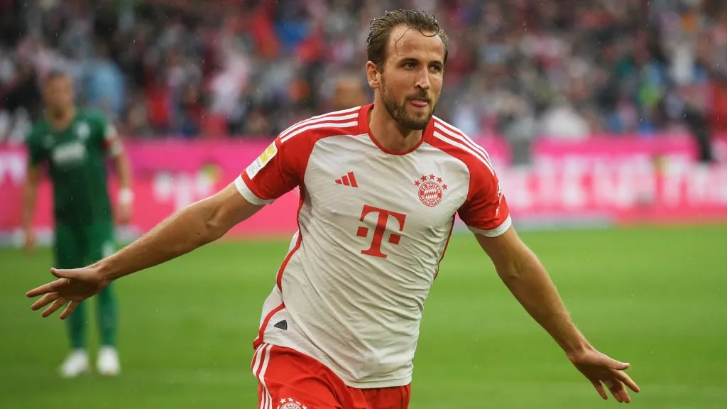 Harry Kane of Bayern Munich celebrates after scoring the team’s second goal from the penalty-spot during the Bundesliga match between FC Bayern München and FC Augsburg in 2023. (Source: Jurij Kodrun/Getty Images)
