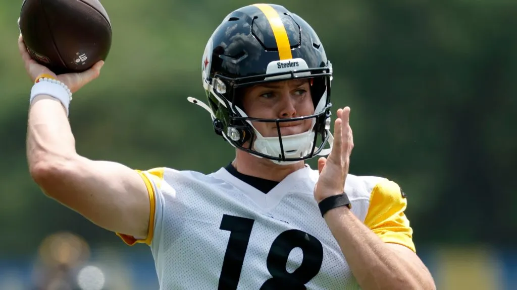 Will Howard will take the baton Rodgers passes to him after he leaves