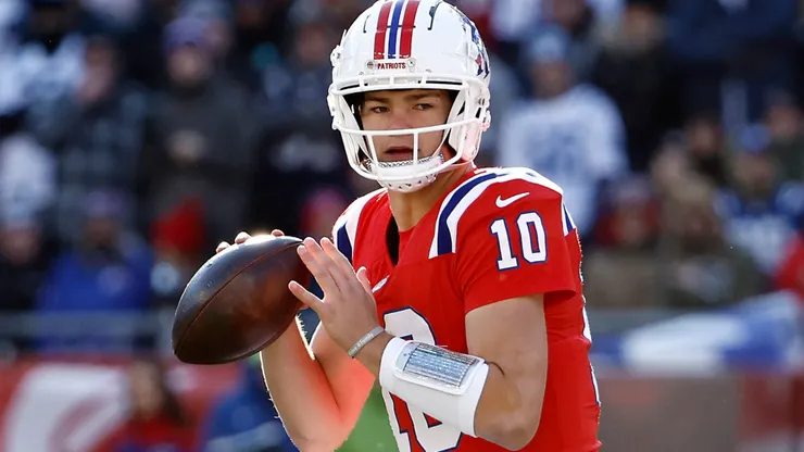 Drake Maye #10 of the New England Patriots