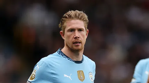 Kevin De Bruyne of Manchester City is substituted on during the Premier League match between Fulham FC and Manchester City FC