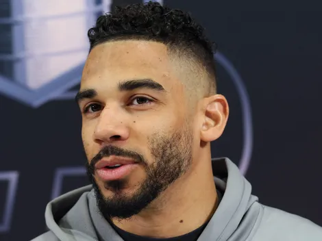 Kane delivers strong message to Canucks fans during visit to Rogers Arena