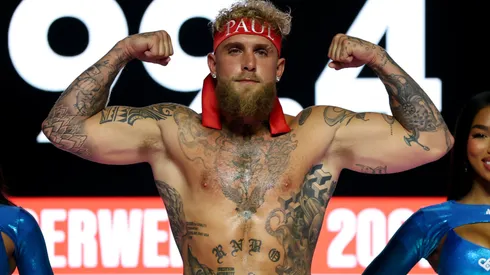 Jake Paul announces his fight weight.