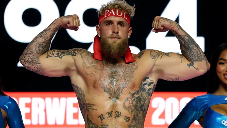 Jake Paul announces his fight weight.