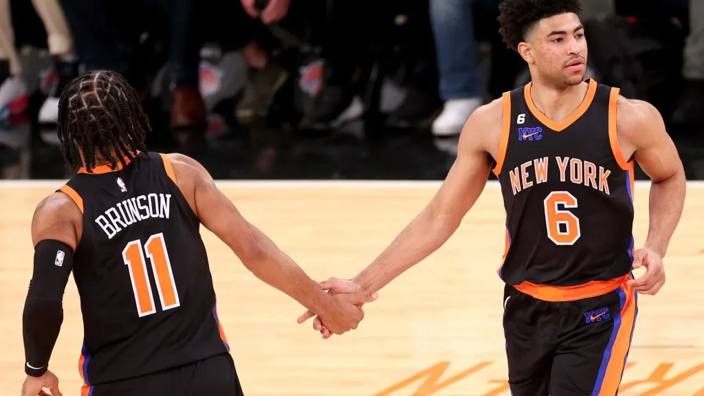 Quentin Grimes #6 and Jalen Brunson #11 of the New York Knicks