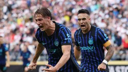 Francesco Esposito #94 of FC Internazionale Milano celebrates scoring his team's first goal with Petar Sucic #8 and Lautaro Martinez #10 during the FIFA Club World Cup 2025