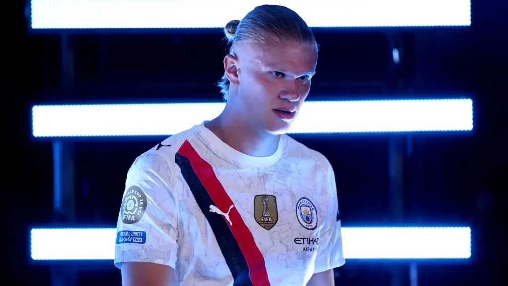 Erling Haaland #9 of Manchester City looks on prior to the FIFA Club World Cup 2025 group G match between Manchester City FC and Al Ain FC at Mercedes-Benz Stadium in 2025. (Source: Alex Grimm/Getty Images)