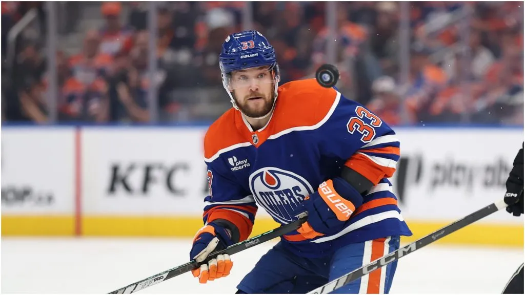 Viktor Arvidsson #33 of the Edmonton Oilers eyes the puck during the second period in Game Four of the Western Conference Final of the 2025 Stanley Cup Playoffs at Rogers Place on May 27, 2025 in Edmonton, Alberta, Canada.