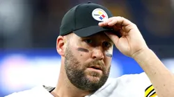 Ben Roethlisberger #7 of the Pittsburgh Steelers warms up before the game against the Los Angeles Chargers at SoFi Stadium on November 21, 2021 in Inglewood, California.