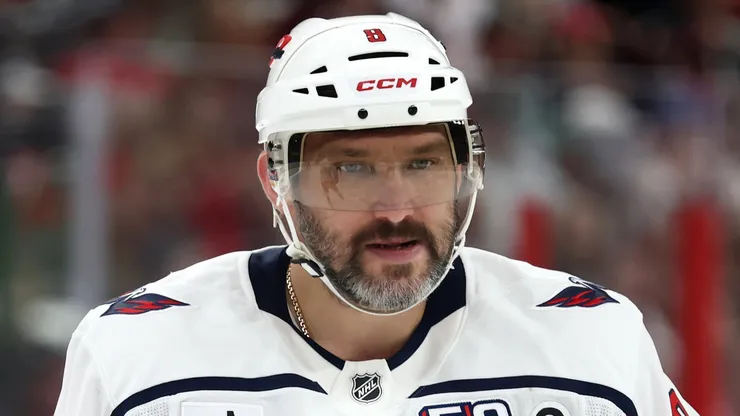 After acquiring him from Crosby's Penguins, Ovechkin's Capitals re-sign veteran forward to two-year extension