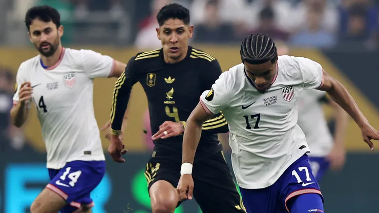 Malik Tillman #17 of the United States dribbles the ball in the second half during the finals of the CONCACAF Gold Cup 2025 between the United States and Mexico at NRG Stadium on July 06, 2025 in Houston, Texas.