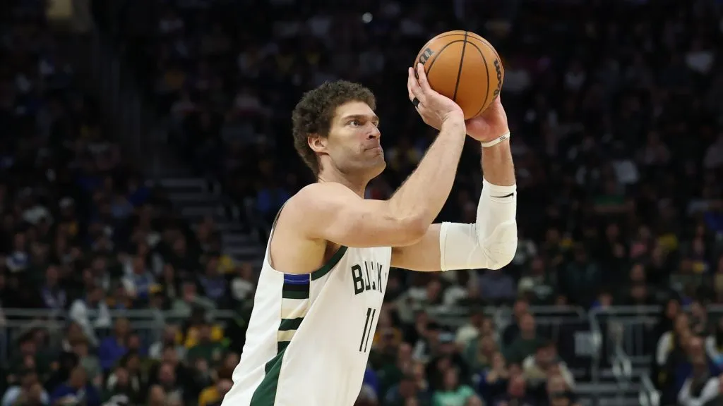 Brook Lopez is the new big man on the Clippers roster