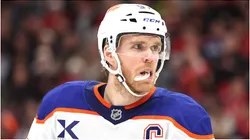 Connor McDavid Oilers looks on against the Blackhawks.