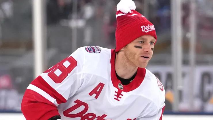 Patrick Kane during a 2025 Red Wings game, as Detroit reportedly explores a blockbuster trade with Sidney Crosby’s Penguins for a $92 million defenseman.