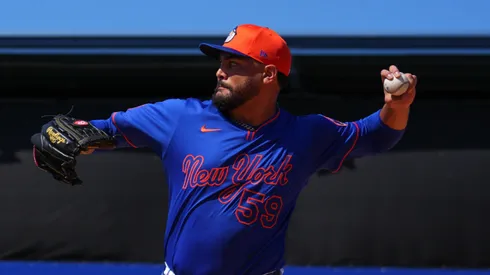 Sean Manaea #59 of the New York Mets throws a pitch in the bull pen during spring training workouts at Clover Park on February 17, 2025 in Port St. Lucie, Florida.