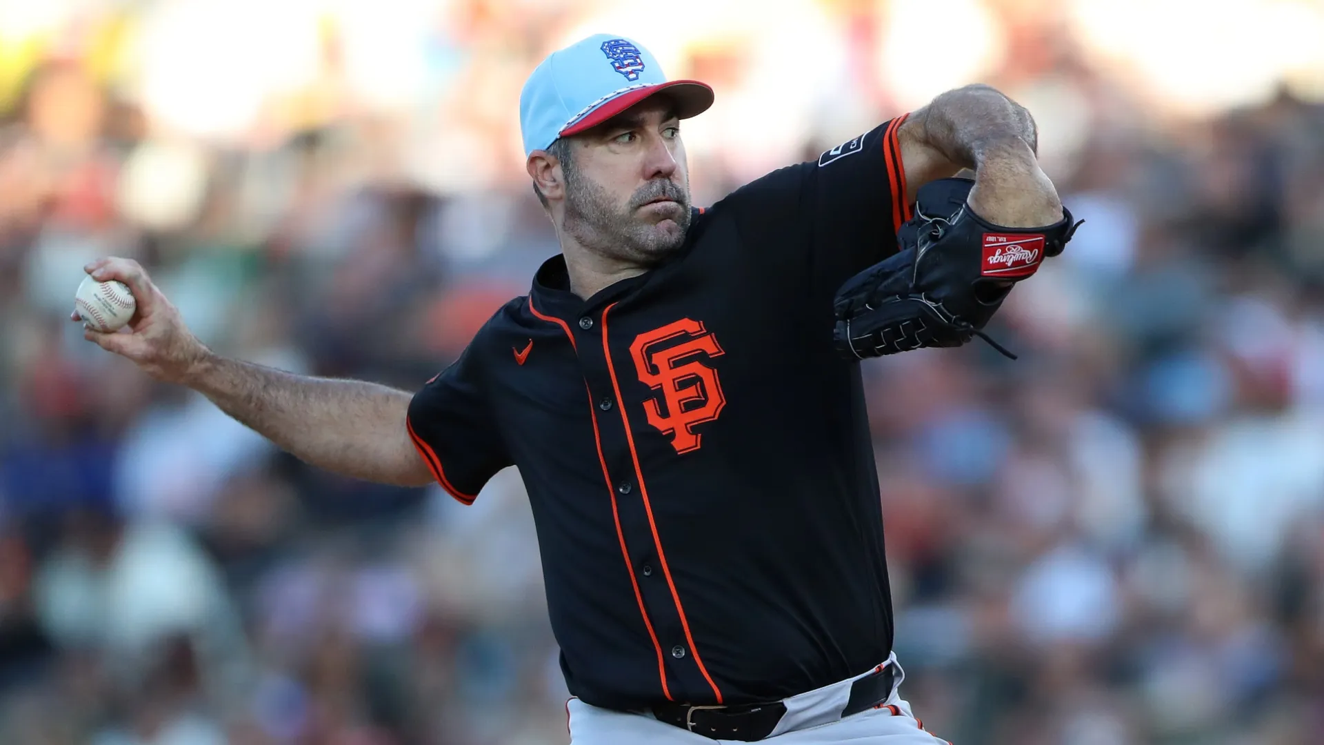 Justin Verlander throwing