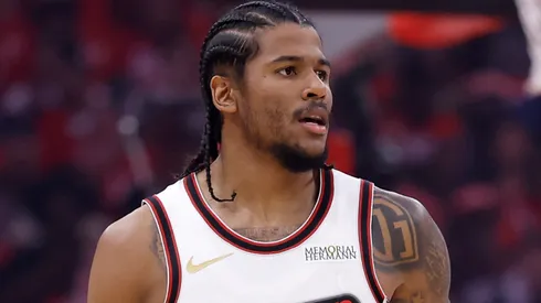 Jalen Green #4 of the Houston Rockets brings the ball up court in the first half against the Golden State Warriors