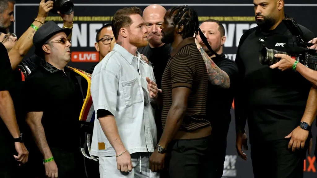 (L-R) Canelo Álvarez, Dana White, CEO, UFC and Terence Crawford are seen onstage during the Canelo Alvarez vs. Terence Crawford Las Vegas Press Conference at T-Mobile Arena on June 27, 2025 in Las Vegas, Nevada. (Photo by David Becker/Getty Images for Netflix)