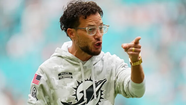 Head coach Mike McDaniel of the Miami Dolphins reacts prior to an NFL game.
