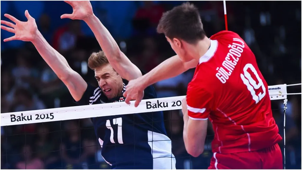 Yigit Gulmezoglu of Turkey (red) in a game with his national team – David Ramos/Getty Images