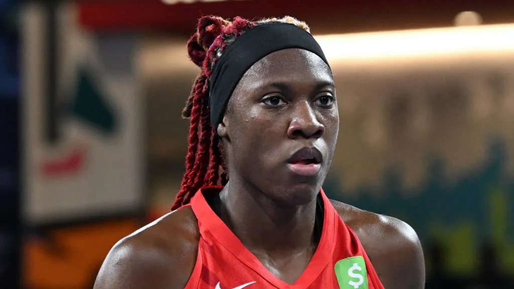 rhyne howard looks on