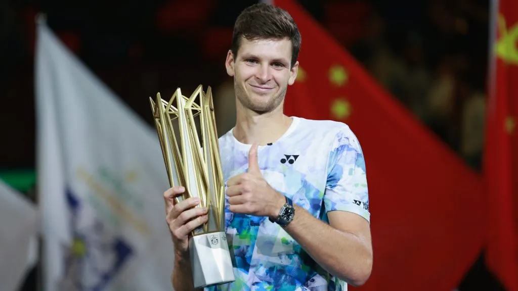 Hubert Hurkacz of Poland poses with the winner’s trophy after defeating Andrey Rublev of Russia during the Men’s singles final match on Day 14 of the 2023 Shanghai Rolex Masters. (Source: Lintao Zhang/Getty Images)