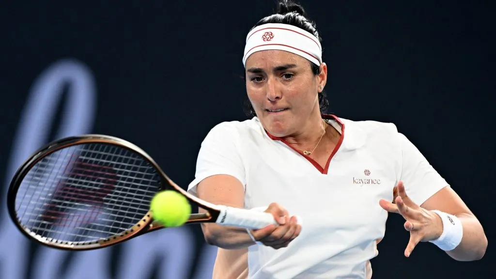 Ons Jabeur of Tunisia plays a forehand in her match against Mirra Andreeva of Russia during day six of the 2025 Brisbane International at Pat Rafter Arena on January 03, 2025. (Source: Bradley Kanaris/Getty Images)
