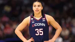 Azzi Fudd #35 of the UConn Huskies
