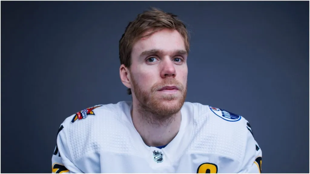 Connor McDavid poses for picture