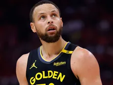 Stephen Curry weighs in on the Jonathan Kuminga saga and its impact on Warriors locker room