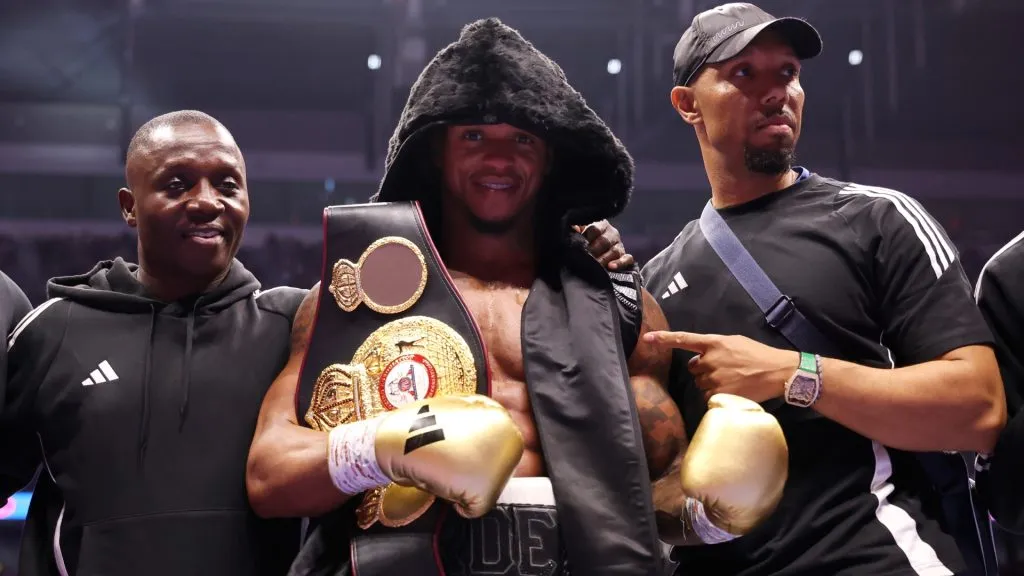Anthony Yarde celebrates with his belt alongside his team after victory against Lyndon Arthur in the Light Heavyweight fight between Anthony Yarde and Lyndon Arthur as part of the Fatal Fury ā Fight Night at Tottenham Hotspur Stadium on April 26, 2025 in London, England. (Photo by Richard Pelham/Getty Images)