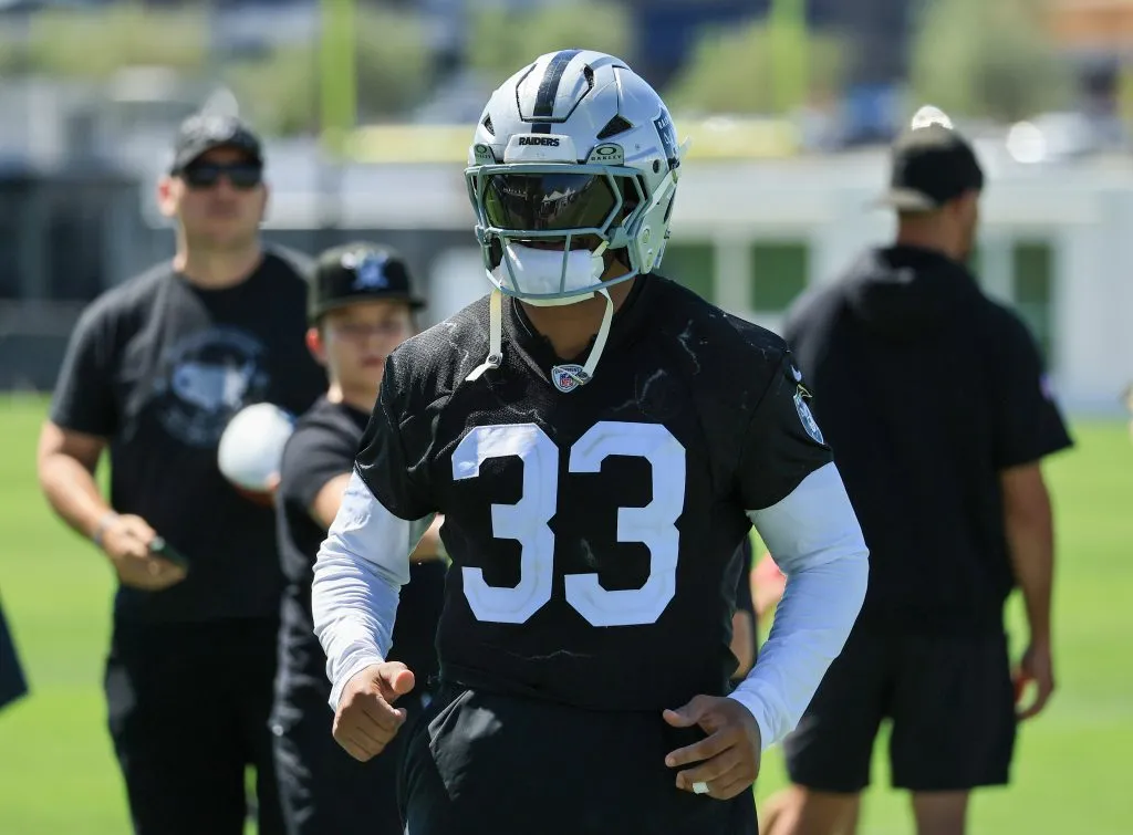 HENDERSON, NEVADA – JULY 24: Jamal Adams #33 of the Las Vegas Raiders walks on a field after practice during the team’s training camp at the Las Vegas Raiders Headquarters/Intermountain Health Performance Center on July 24, 2025 in Henderson, Nevada. (Photo by Ethan Miller/Getty Images)
