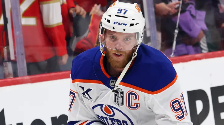 Connor McDavid in action during the NHL season, with the Los Angeles Kings potentially eyeing a blockbuster free agency signing.