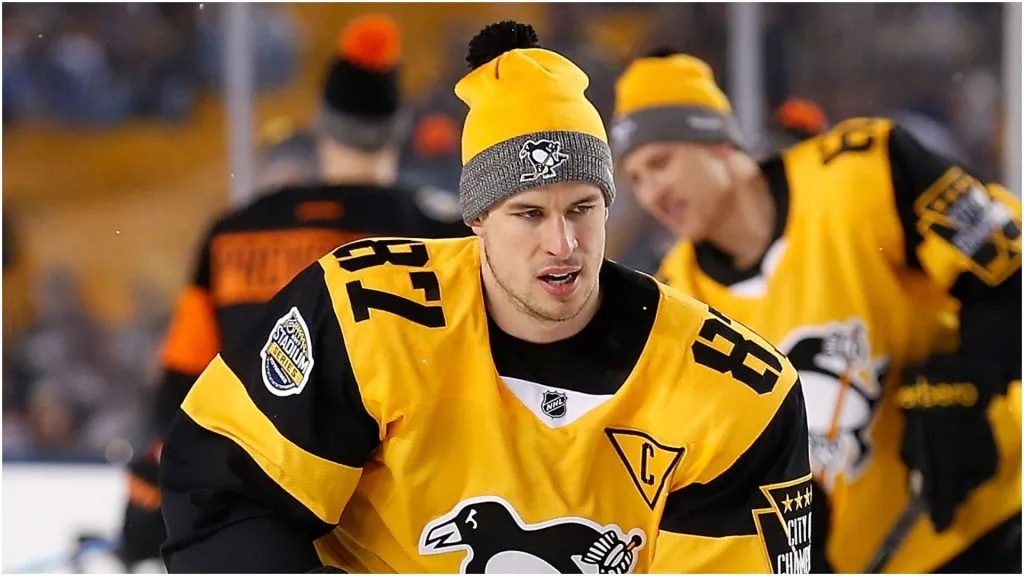 Sidney Crosby warming up at Stadium Series