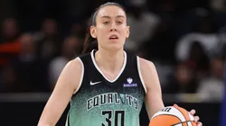 Breanna Stewart #30 of the New York Liberty dribbles up the court against the Chicago Sky during the second half at Wintrust Arena on May 22, 2025.