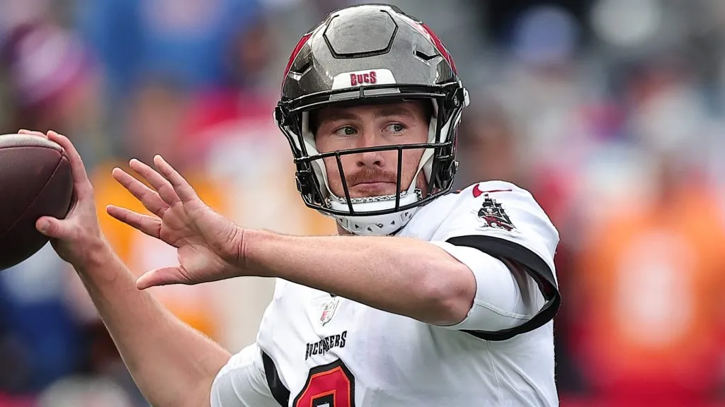 Kyle Trask #2 of the Tampa Bay Buccaneers warms up prior to the game against the New York Giants at MetLife Stadium on November 24, 2024 in East Rutherford, New Jersey.