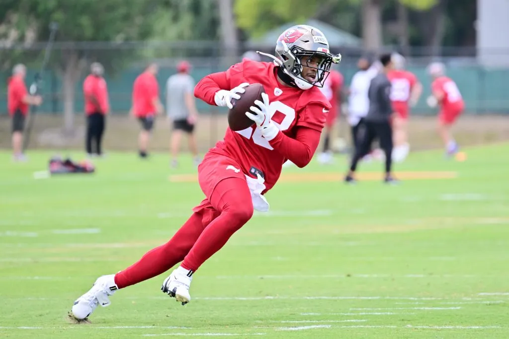 TAMPA, FLORIDA – MAY 09: Shilo Sanders #28 of the Tampa Bay Buccaneers works out during the 2025 Tampa Bay Buccaneers Rookie Mini-Camp at AdventHealth Training Center. (Photo by Julio Aguilar/Getty Images)