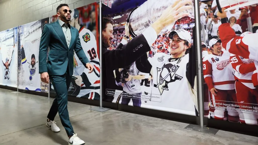 Evander Kane #91 with the Edmonton Oilers arrives for the game against the Florida Panthers in Game Four of the 2025 Stanley Cup Final at Amerant Bank Arena on June 12, 2025 in Sunrise, Florida. (Photo by Bruce Bennett/Getty Images)