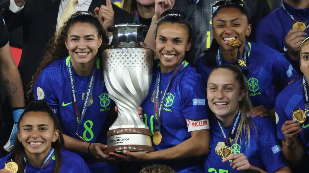 Brazilian national team lifting the 2025 Copa America