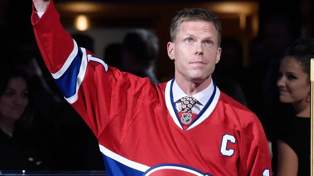 Saku Koivu speaks to fans during a ceremony honouring the former team captain prior to the NHL game between the Montreal Canadiens and the Anaheim Ducks in 2014. (Source: Richard Wolowicz/Getty Images)