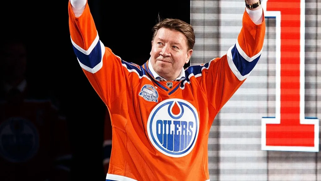 Jari Kurri greets the fans during the closing ceremonies at Rexall Place following the game between the Edmonton Oilers and the Vancouver Canucks on April 6, 2016. (Source: Codie McLachlan/Getty Images)