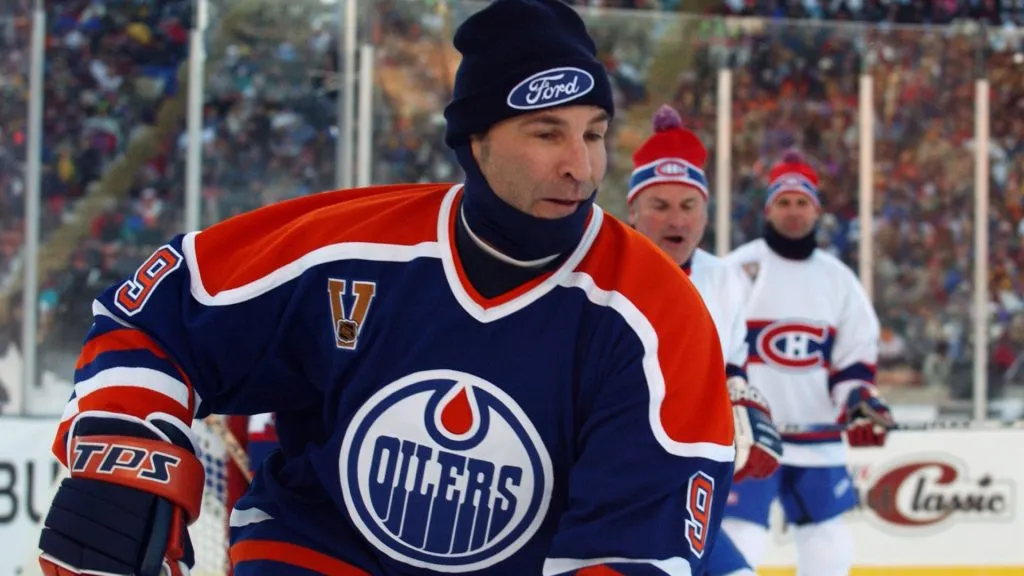 Glenn Anderson #9 of the Edmonton Oilers skates after the play during the Molson Canadien Heritage Classic against the Montreal Canadiens on November 22, 2003. (Source: Dave Sandford/Getty Images)
