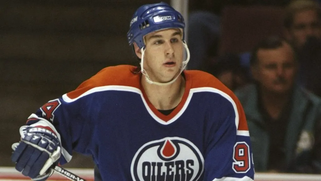 Let-winger Ryan Smyth of the Edmonton Oilers looks on during a game against the Anaheim Mighty Ducks played at Arrowhead Pond in 1995. (Source: Getty Images)