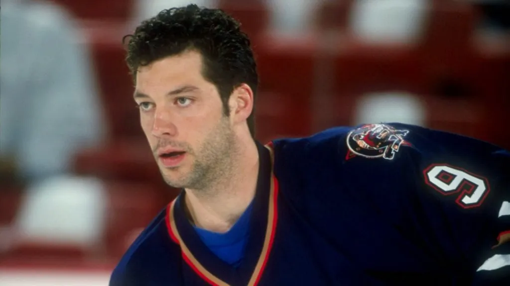 Rightwinger Bill Guerin of the Edmonton Oilers in action during the playoffs round 1 game 2 against the Colorado Avalanche at the Nichols Sports Arena in 1998. (Source: Brian Bahr – Getty Images)