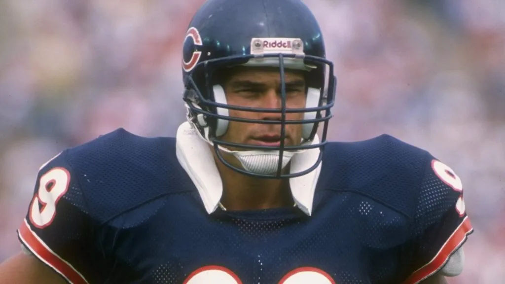 Defensive lineman Dan Hampton of the Chicago Bears looks on during a game against the Cincinnati Bengals in 1989. (Source: Getty Images)