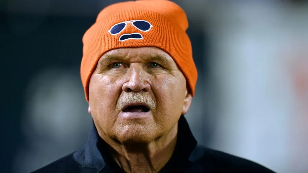 Former head coach Mike Ditka of the Chicago Bears watches from the sidelines during the first quarter at Soldier Field on December 15, 2014. (Source: Brian Kersey/Getty Images)